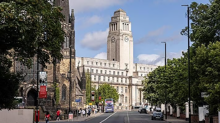 Financial aid opportunities for international students at the University of Leeds.